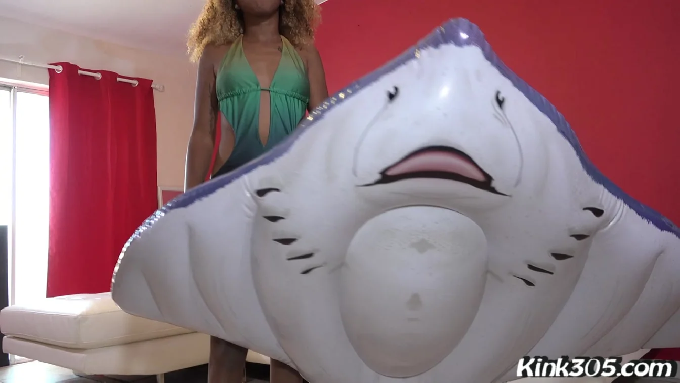 Preview of Kiki Starr Mounting The Manta XXX